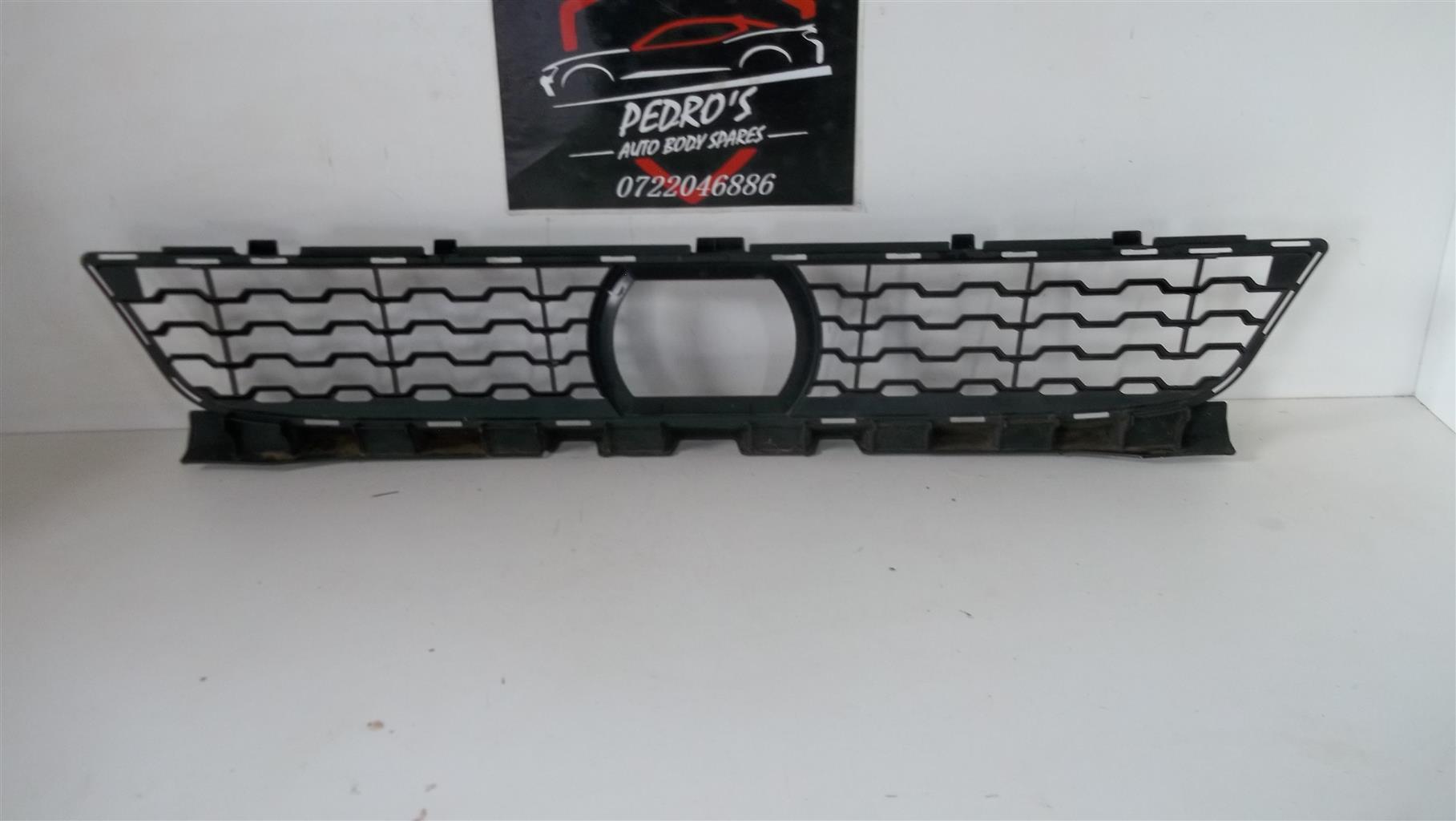BMW 7 Series (G11/12) front bumper lower center grille - Private Seller BMW 7 Series (G11/12) front bumper lower center grille - Private Seller