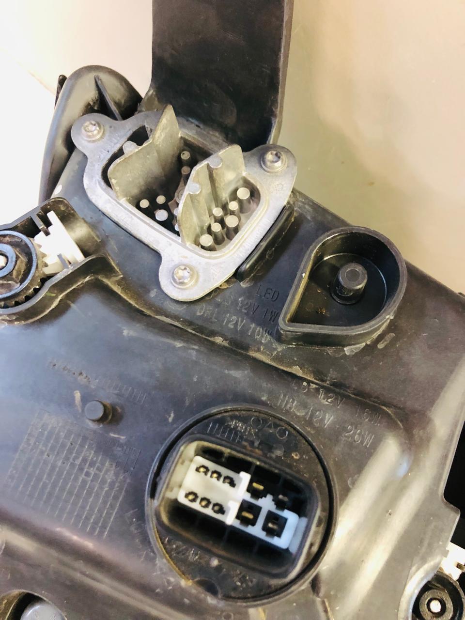 Isuzu MUX left side Full LED headlight - Private Seller Isuzu MUX left side Full LED headlight - Private Seller