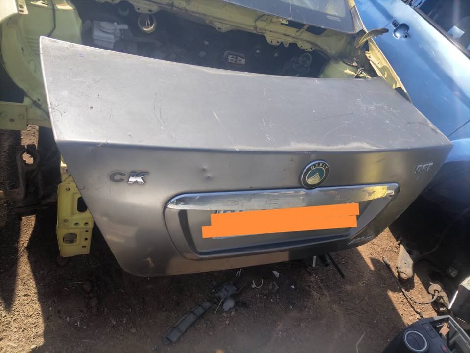 Geely CK bootlit Call or WhatsApp me - Private Seller