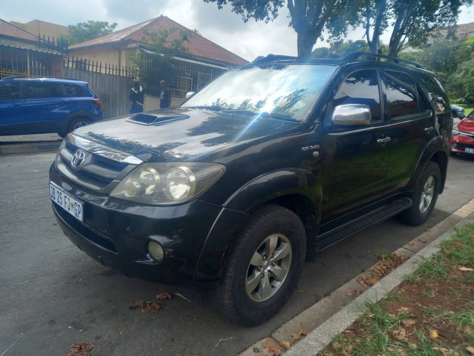 2010 Toyota Fortuner 3.0 D4D Manual, Black, 320,000kms Nothing to Fix