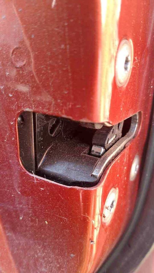 Nissan Murano RF door lock actuator - Private Seller