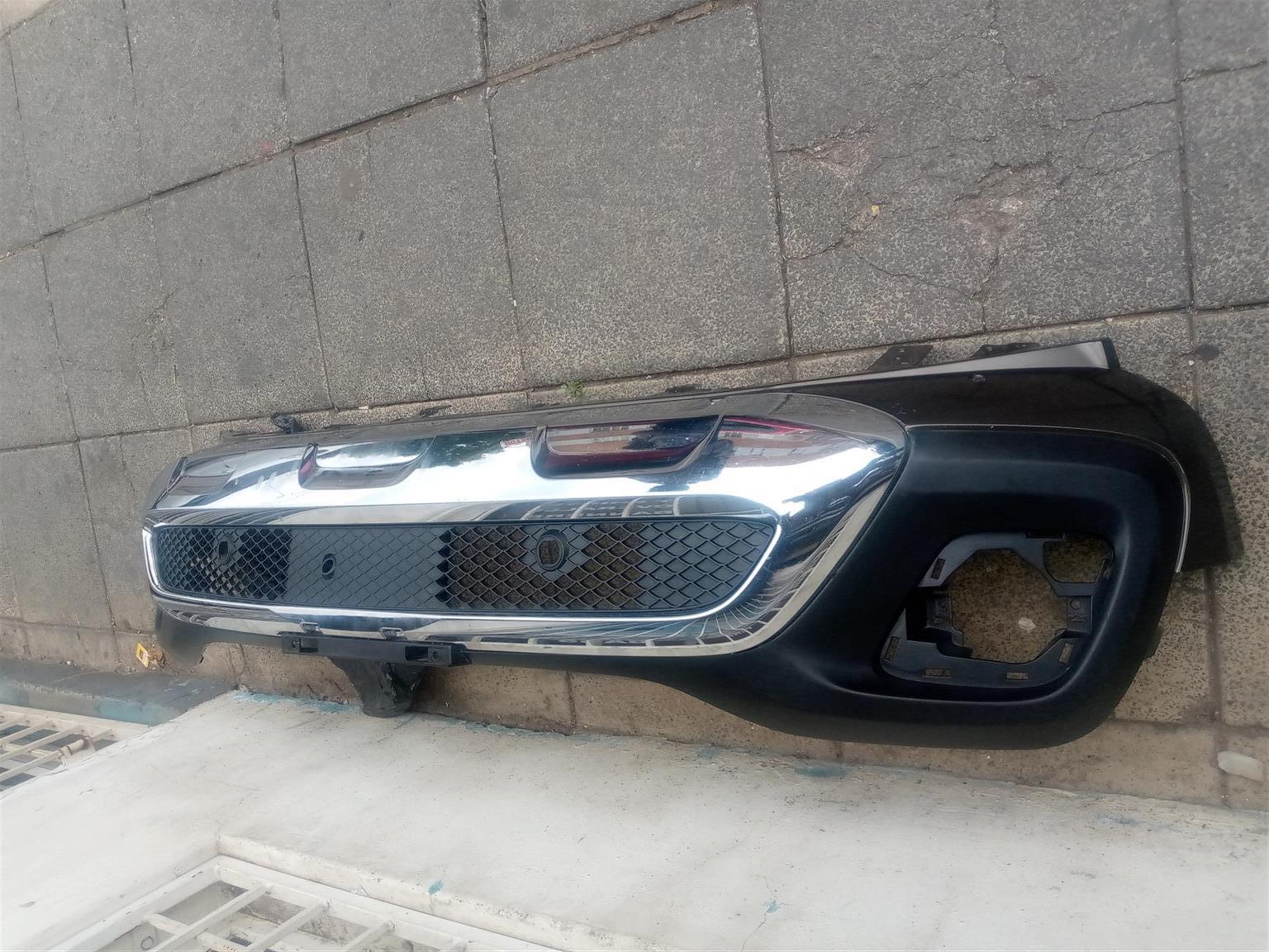 Diamond Style Grill For Mercedes Benz X Bakkie Pick up For Sale - Private Seller