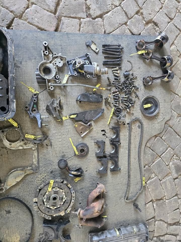 Mazda 323 B3 Engine Parts Call or Whatsupp - Private Seller Mazda 323 B3 Engine Parts Call or Whatsupp - Private Seller