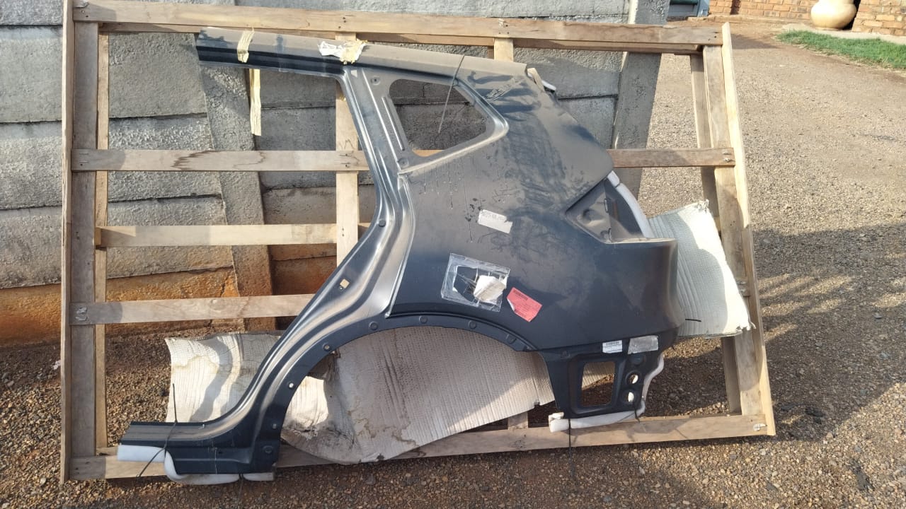 nissan X-trail Left Rear FEnder - Private Seller
