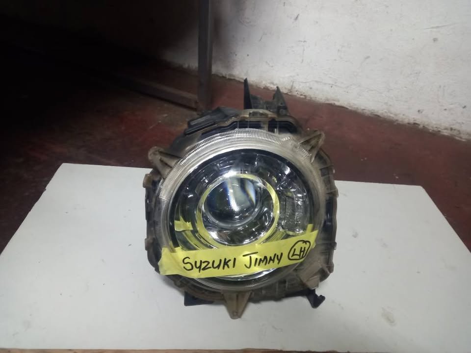 Suzuki Jimny Headlight Left Hand Side - Private Seller Suzuki Jimny Headlight Left Hand Side - Private Seller