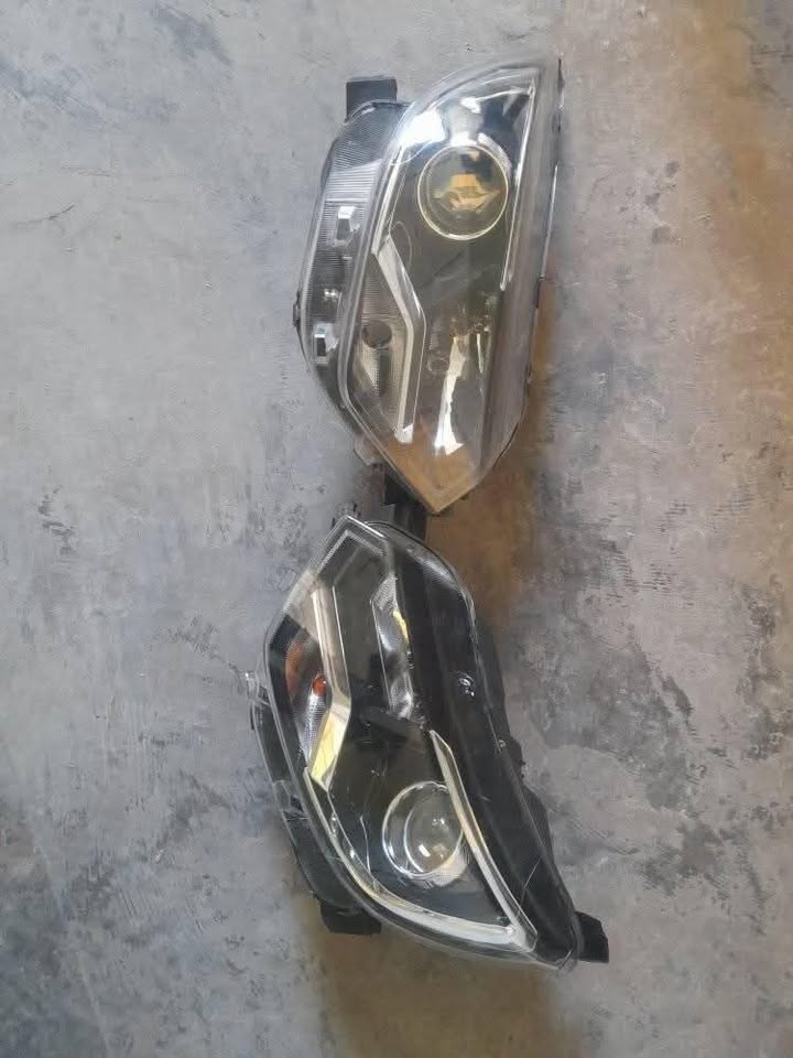 RENAULT TRIBER HEADLIGHTS AVAILABLE - Private Seller RENAULT TRIBER HEADLIGHTS AVAILABLE - Private Seller
