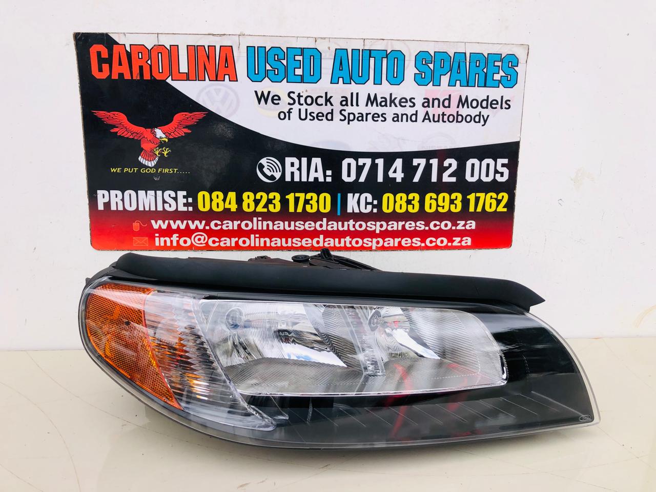 Volvo S80 right side halogen headlight (2007-2013) - Private Seller
