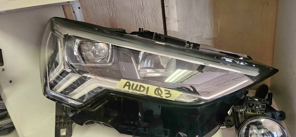 Audi Q3 Headlight super clean - Private Seller Audi Q3 Headlight super clean - Private Seller