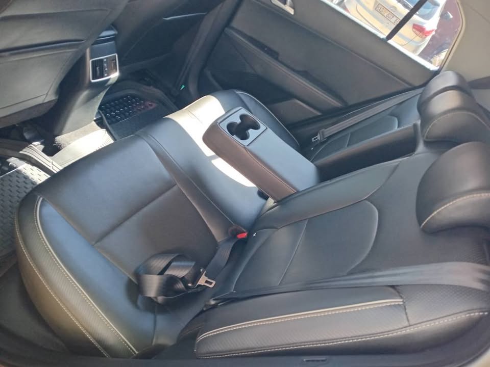 2020 Hyundai Creta 1.6 Executive Auto CRDi Diesel, Maroon, Service book and Sparekey Reverse