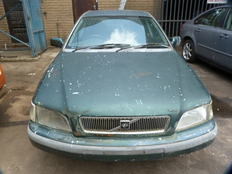 Volvo S40 2.0 AT Green - 2000 STRIPPING FOR SPARES - Private Seller Volvo S40 2.0 AT Green - 2000 STRIPPING FOR SPARES - Private Seller