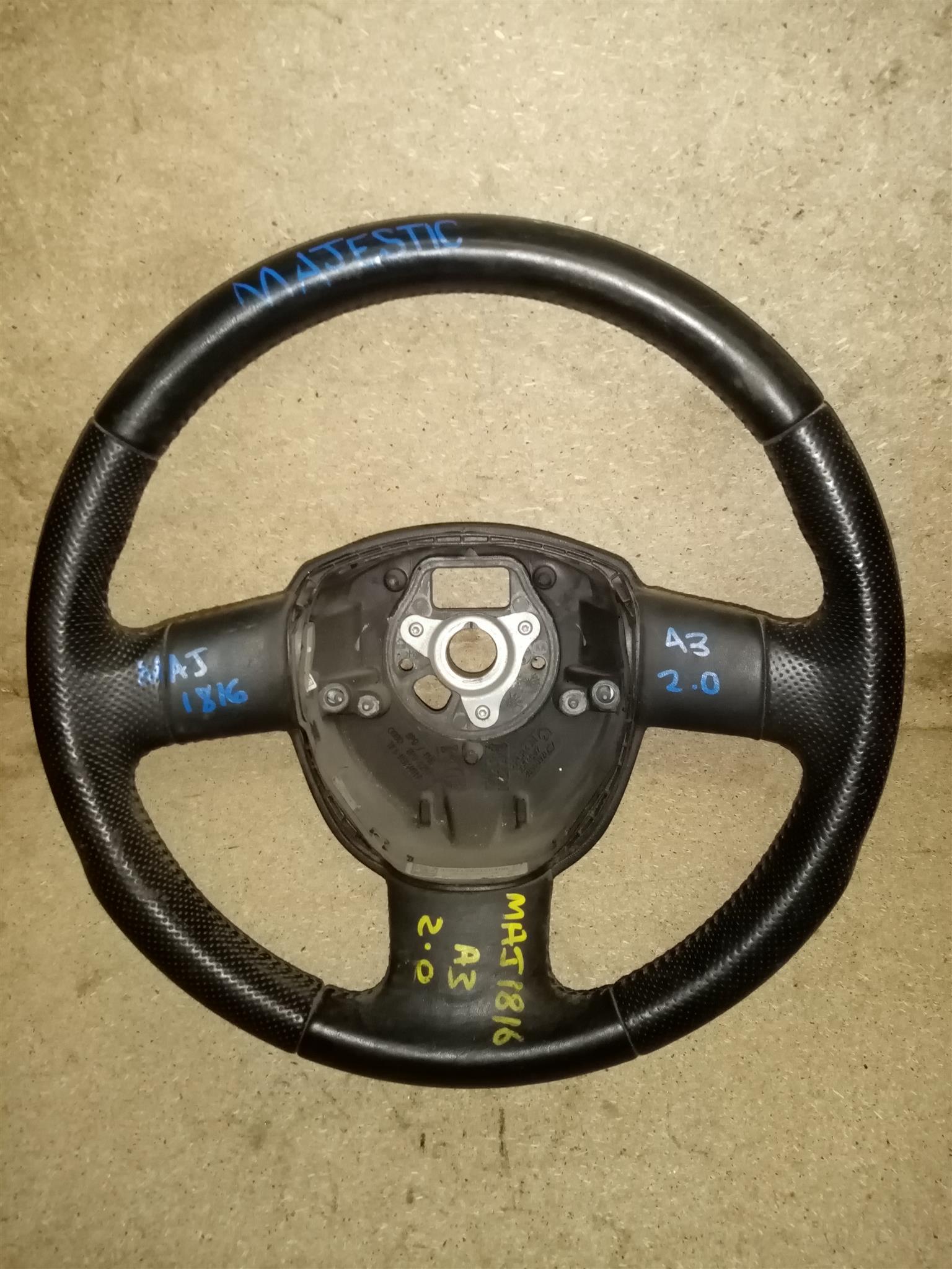 Audi A3 2.0 FSI BVZ MAJ1816 steering wheel Audi A3 2.0 FSI BVZ MAJ1816 steering wheel
