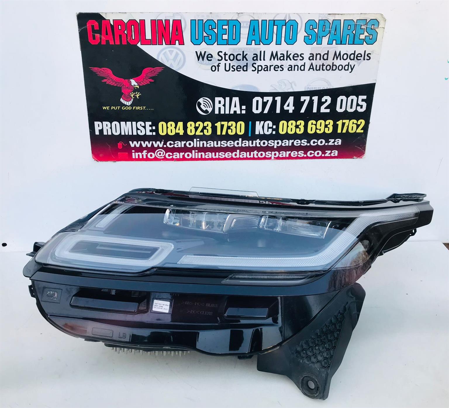 Land Rover Velar L560 left side full LED headlight (double beam) - Private Seller Land Rover Velar L560 left side full LED headlight (double beam) - Private Seller