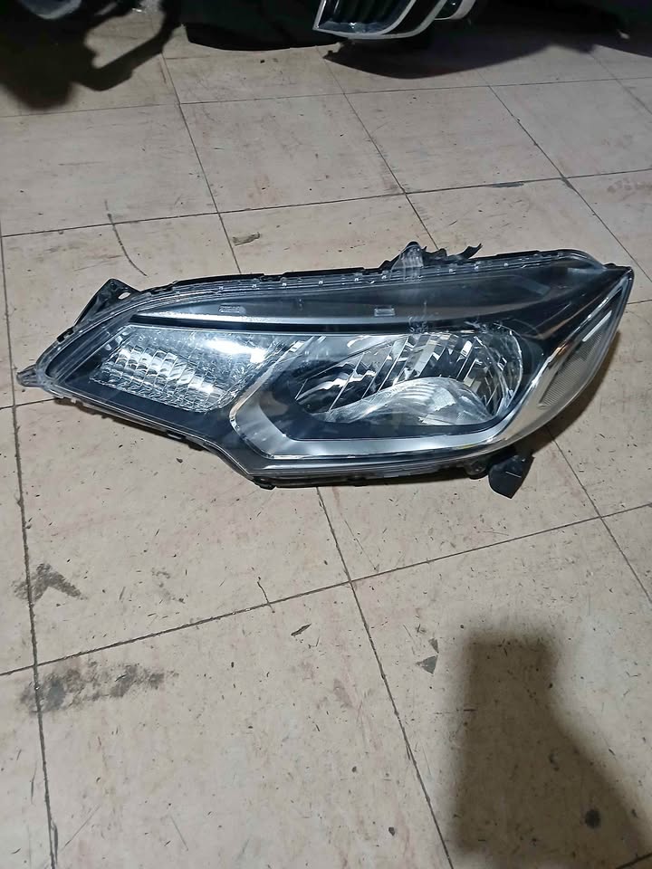 Honda jazz headlight - Private Seller Honda jazz headlight - Private Seller