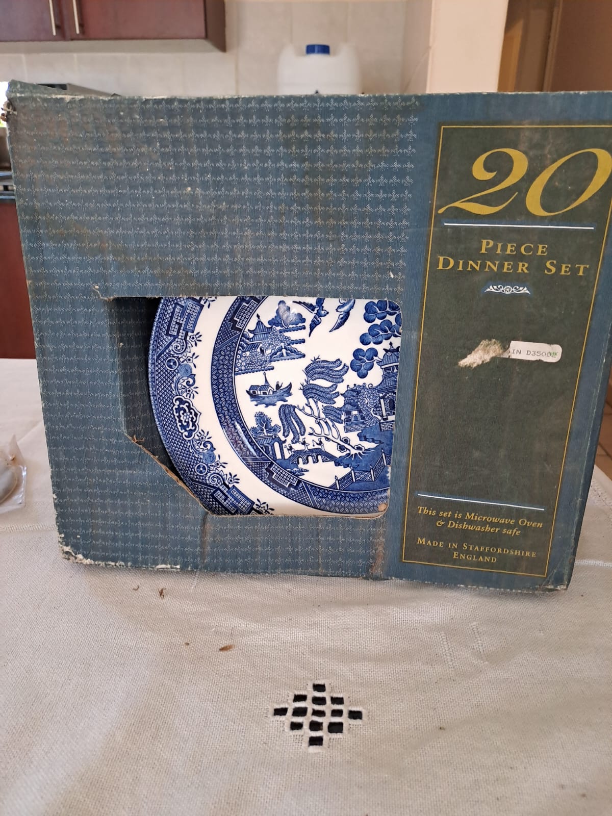 Chruchill willow 20 piece Dinner set