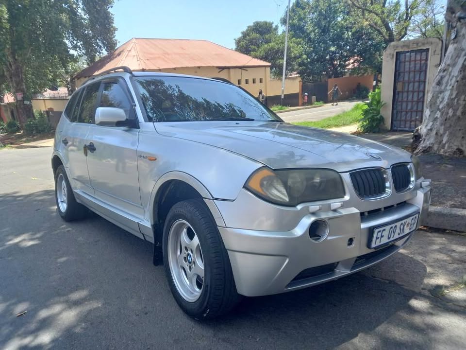BMW 3X 2.0d Diesel, Model 2005, Manual, Silver Color, Mileage 178000kms BMW 3X 2.0d Diesel, Model 2005, Manual, Silver Color, Mileage 178000kms