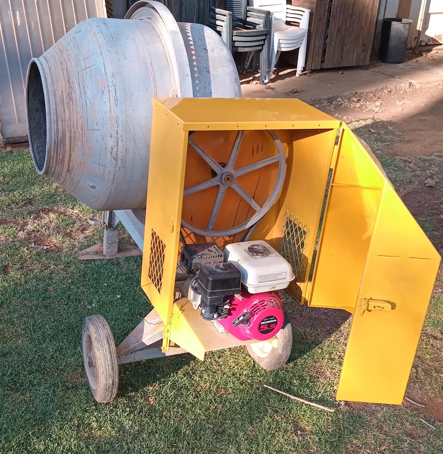 concrete mixer, Ian dickie, bb350. Junk Mail