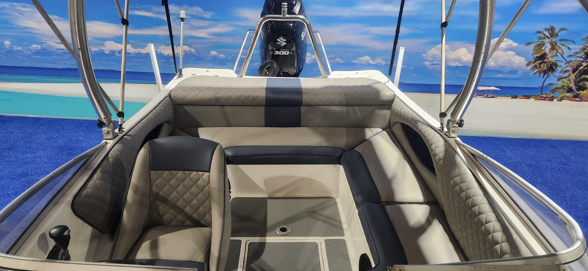CLASSIC 210 ON TRAILER 300 HP SUZUKI 4 STROKE 2017 MODEL MOTOR 128 HOUR