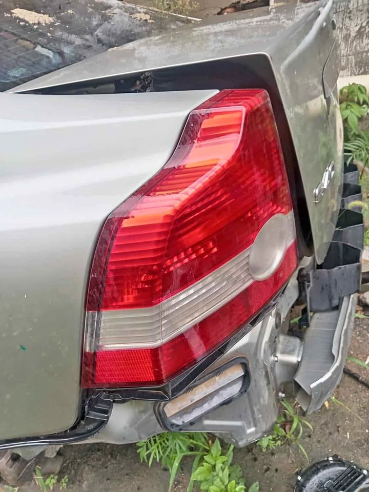 Volvo S40 2.0 2007 lhs taillight