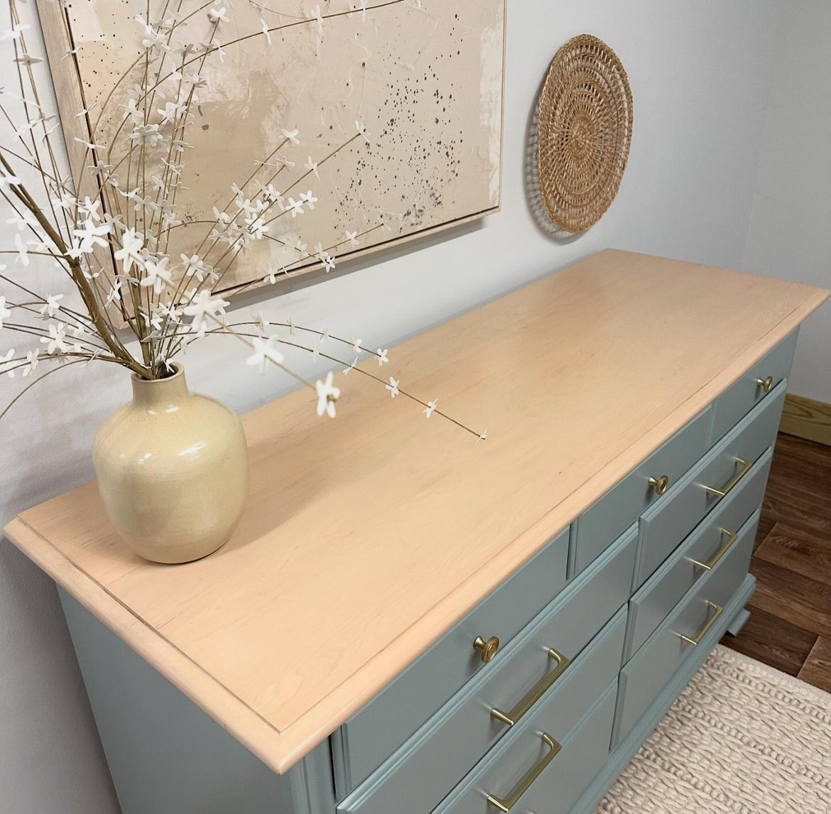 Benjamin Moore Top Wood Dresser