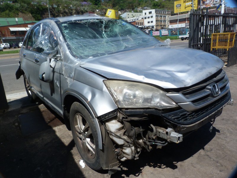 Honda CR-V 2.2 DTec Executive AT Silver - 2010 STRIPPING FOR SPARES - Private Seller