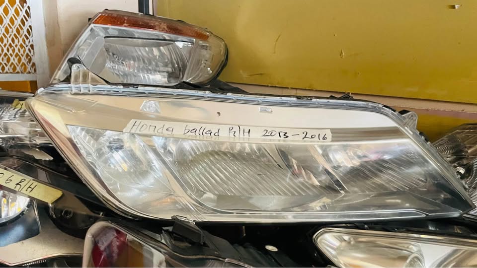 Honda Ballade headlight 2013/16 - Private Seller Honda Ballade headlight 2013/16 - Private Seller