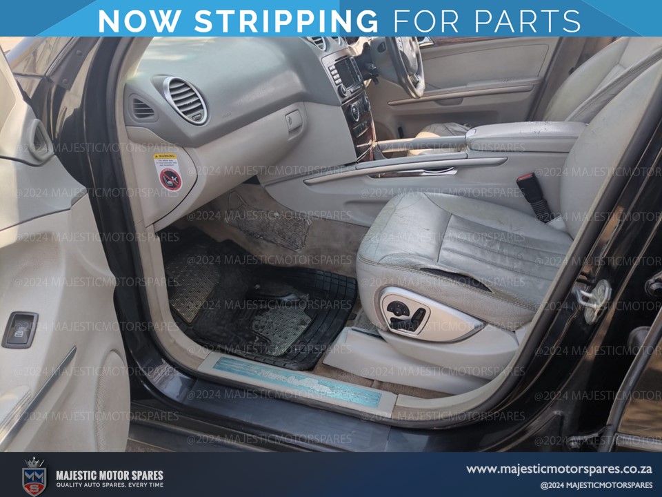Cream car seats for Mercedes-Benz ML350 4MATIC W164 (Used) for sale - Private Seller Cream car seats for Mercedes-Benz ML350 4MATIC W164 (Used) for sale - Private Seller