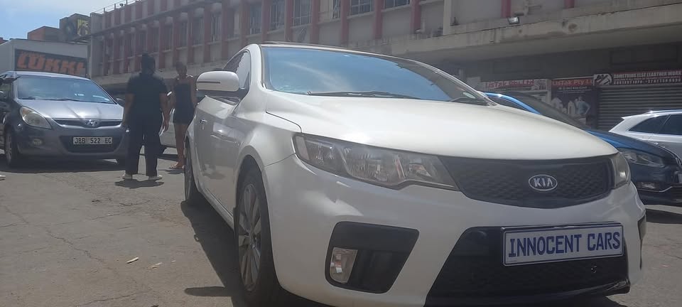 2012 KIA CERATTO KOUPE, 2.0 MANUAL, 6 SPEED, WHITE COLOUR, MILEAGE