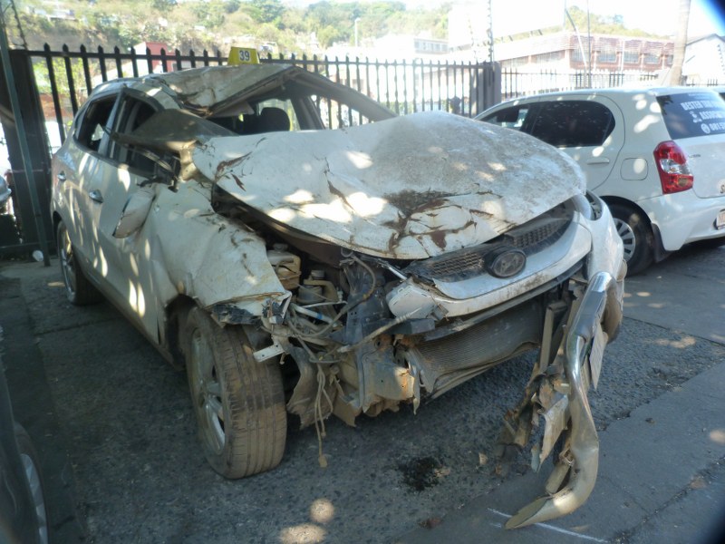 Hyundai iX35 2.0 Manual White - 2014 STRIPPING FOR SPARES - Private Seller Hyundai iX35 2.0 Manual White - 2014 STRIPPING FOR SPARES - Private Seller