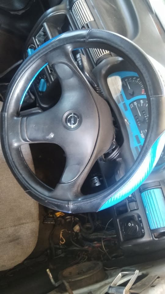 OPEL ASTRA STEERING WHEEL FOR SALE - Private Seller OPEL ASTRA STEERING WHEEL FOR SALE - Private Seller