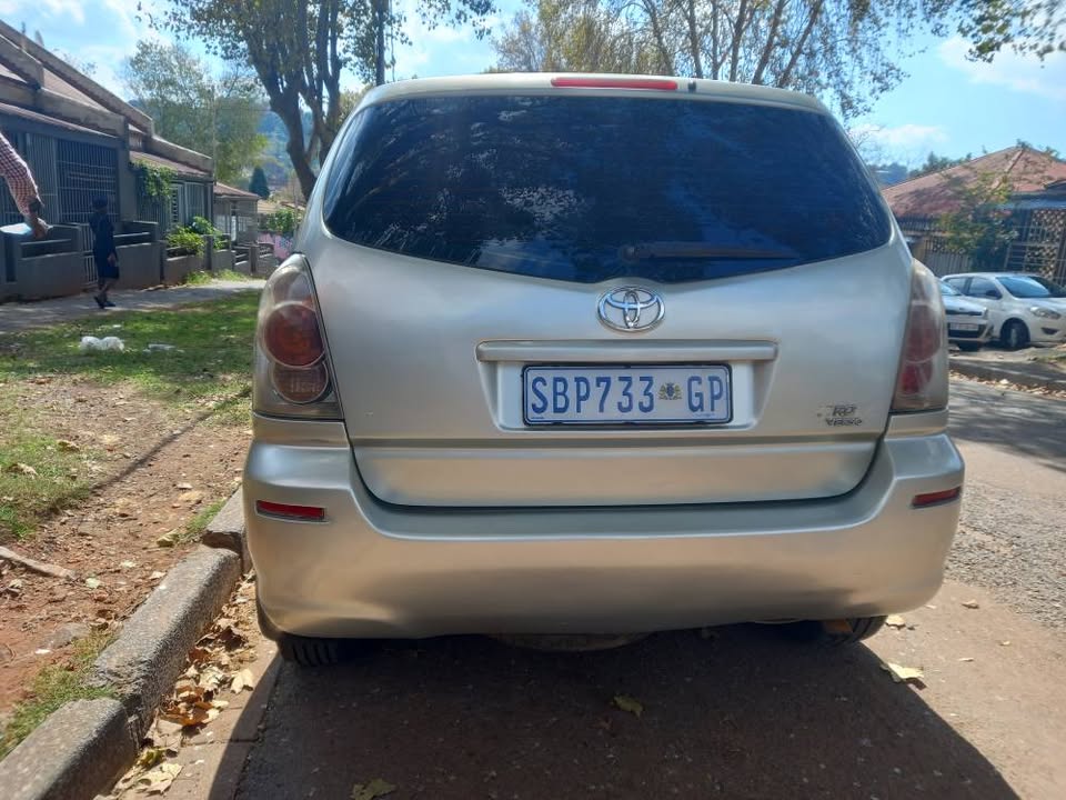 2005 Toyota Verso 1.8 Petrol, Manual, Gold, 137000kms,7seater