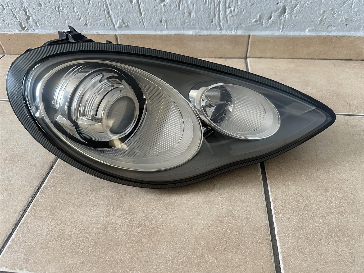 2013 Porsche Panamera Non Zenon Headlight - Private Seller 2013 Porsche Panamera Non Zenon Headlight - Private Seller