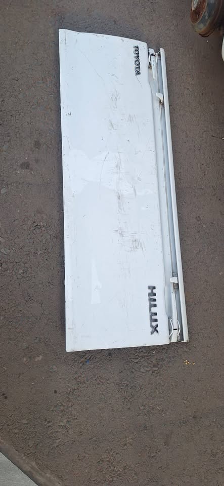 Toyota hilux d4d single cap tailgate