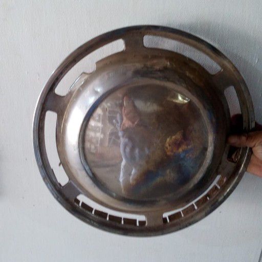 Datsun Bluebird, wheel cap - Private Seller Datsun Bluebird, wheel cap - Private Seller