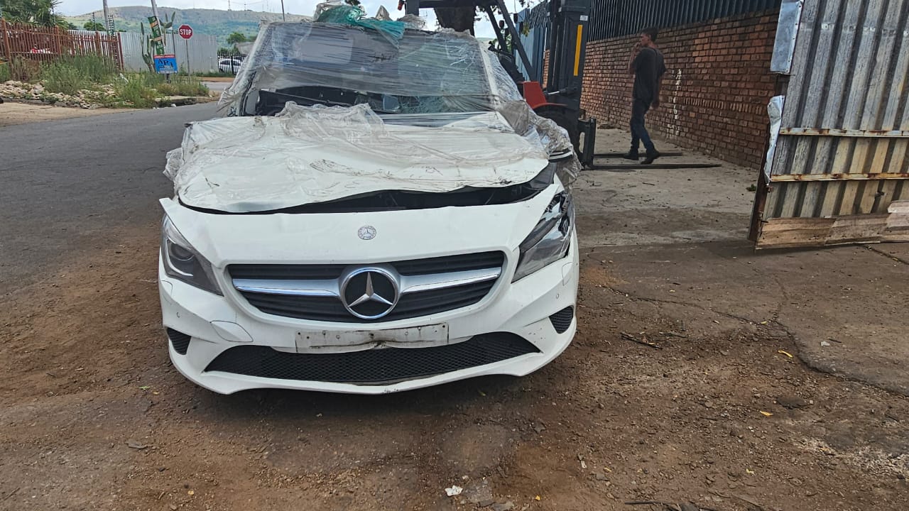 Mercedes CLA 220 cdi accident damaged spares parts for sale - Private Seller Mercedes CLA 220 cdi accident damaged spares parts for sale - Private Seller