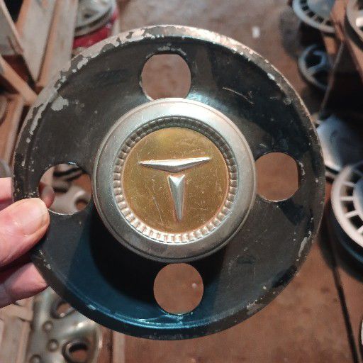 Toyota, centre cap - Private Seller Toyota, centre cap - Private Seller