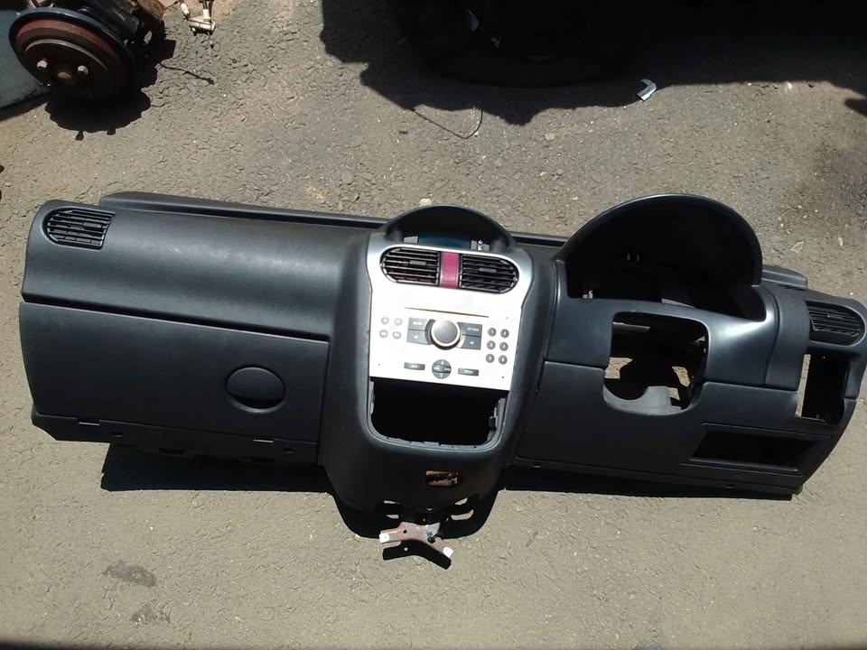 Opel cosra gamma dashboard in good condition - Private Seller