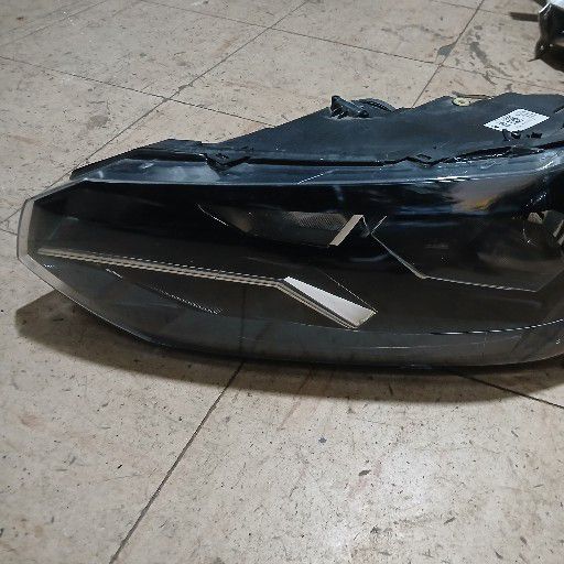 polo 8 headlight - Private Seller