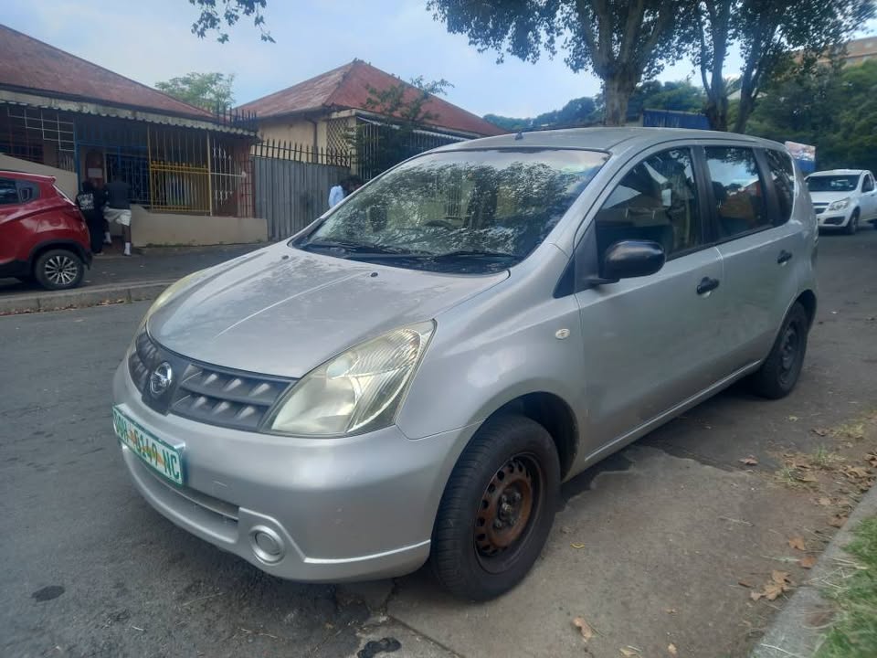 2012 Nissan Livina 1.6 T Petrol, Manual, Silver, 152000kms,