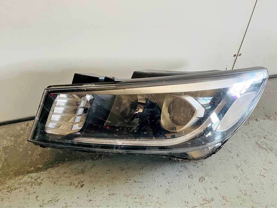 kia sedona headlight - Private Seller kia sedona headlight - Private Seller