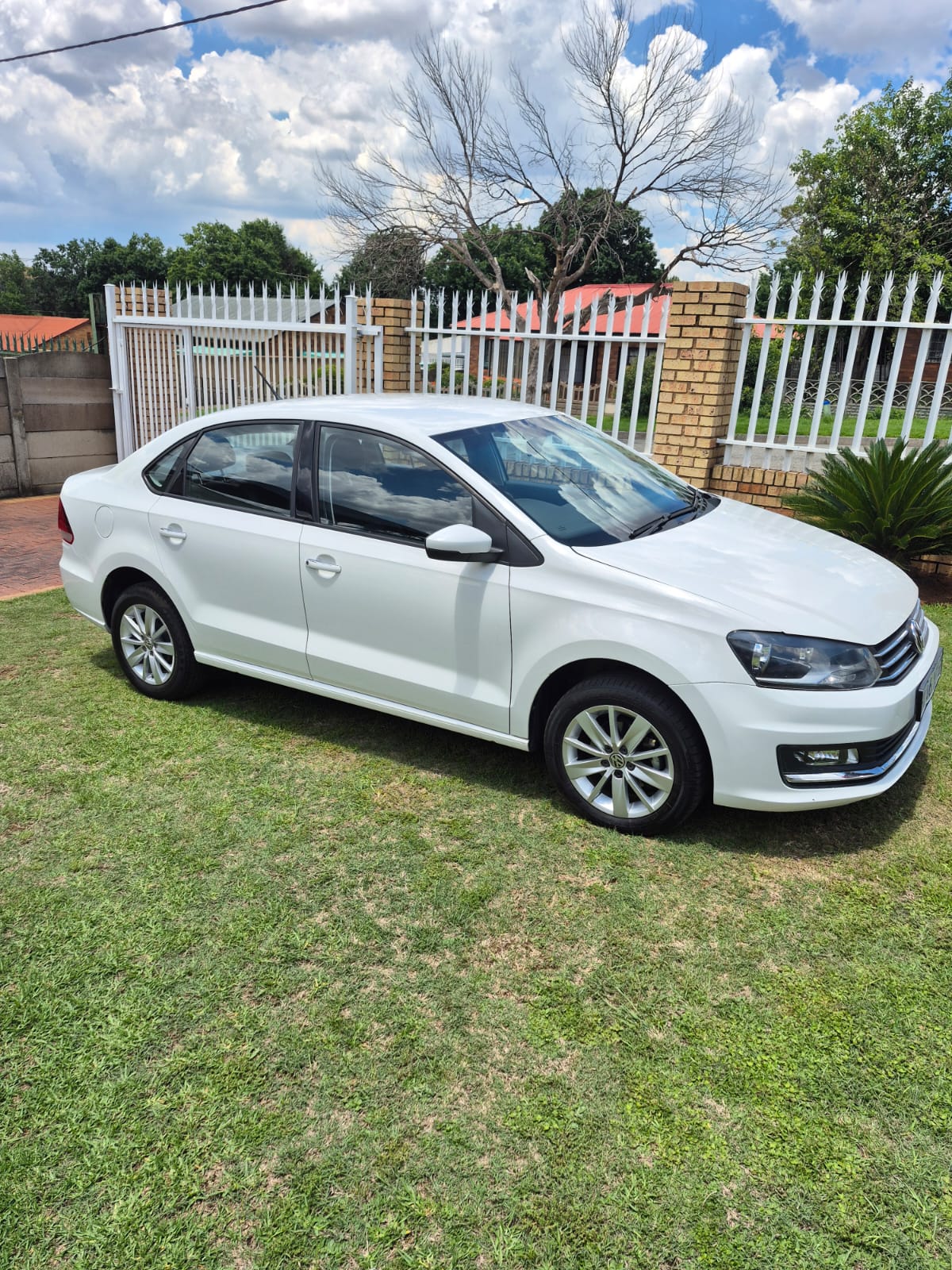 Used 2021 Volkswagen Polo sedan 1.6 Comfortline - Private Seller Used 2021 Volkswagen Polo sedan 1.6 Comfortline - Private Seller