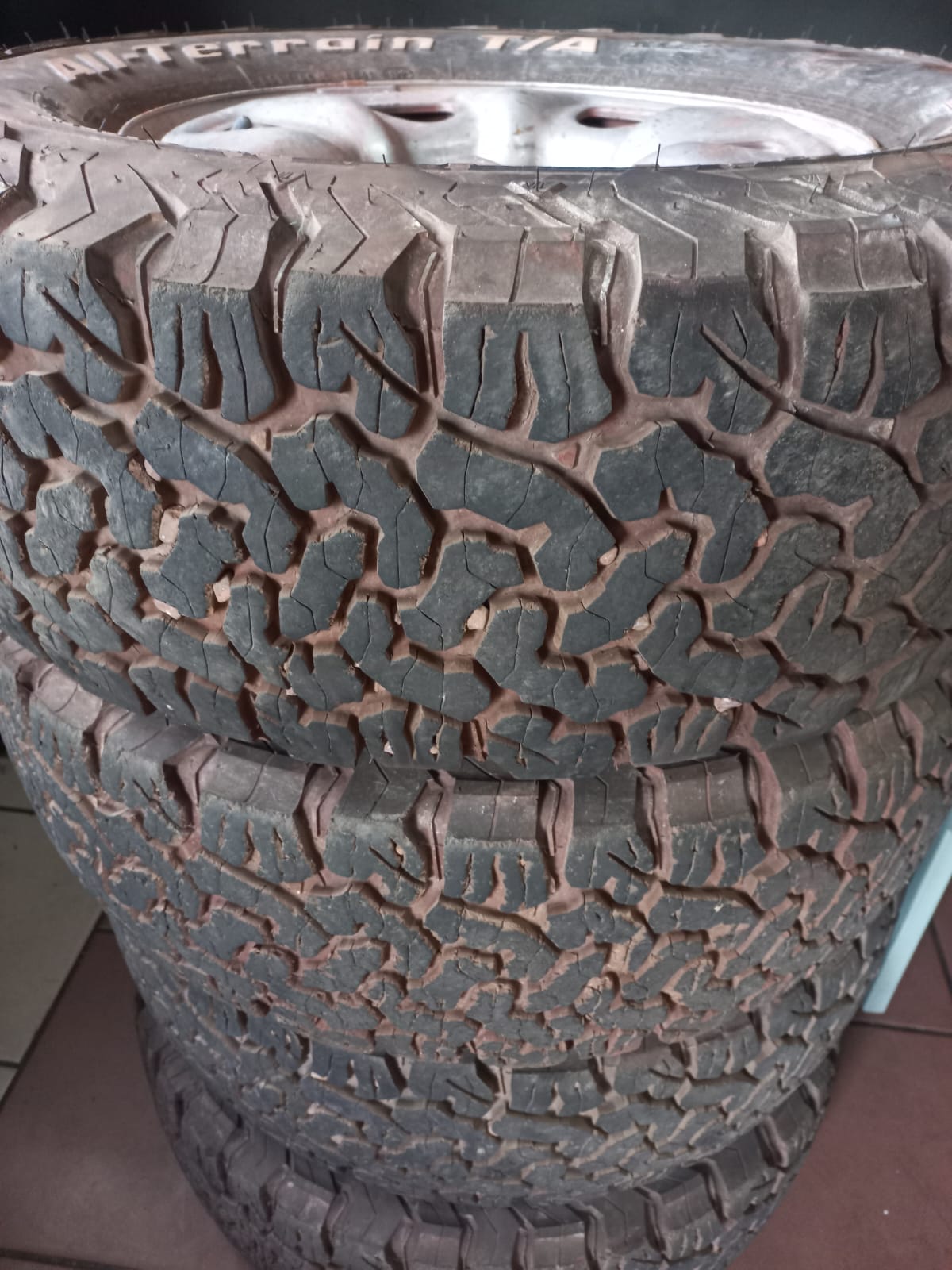 Toyota hilux rims and tyres - Private Seller Toyota hilux rims and tyres - Private Seller