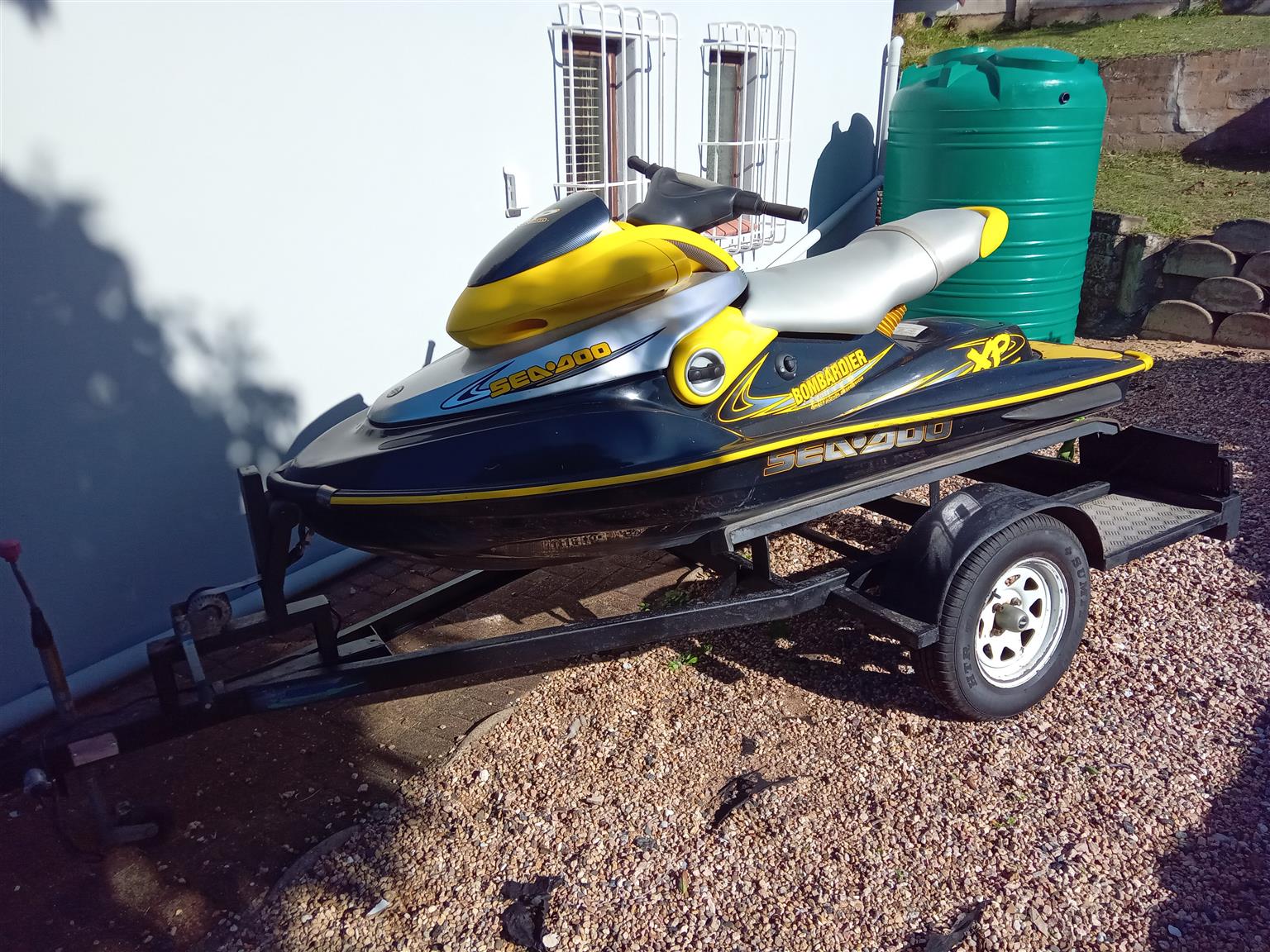 Jet ski Seadoo 2000 including trailer good condition