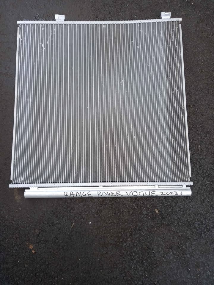 RANG ROVER VOGUE INTERCOOLER 2023 MODEL - Private Seller RANG ROVER VOGUE INTERCOOLER 2023 MODEL - Private Seller