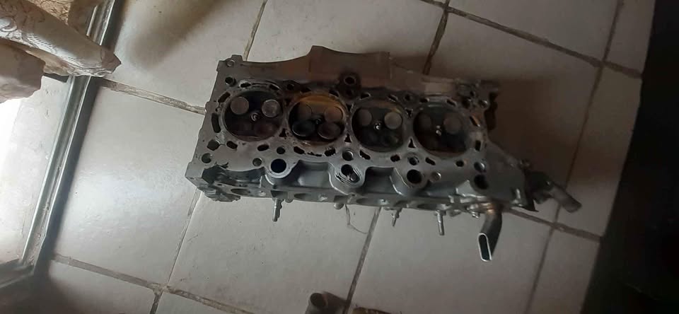 Stripping Honda Civic 1.8ivtec R18 Engine Parts