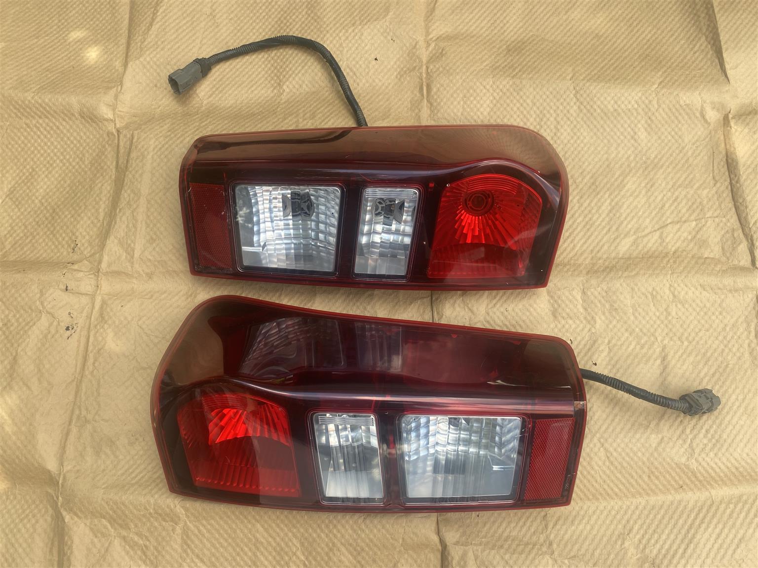 2021 ISUZU KB250 TAIL LIGHTS FOR SALE. IN PRISTINE CONDITION - Private Seller 2021 ISUZU KB250 TAIL LIGHTS FOR SALE. IN PRISTINE CONDITION - Private Seller