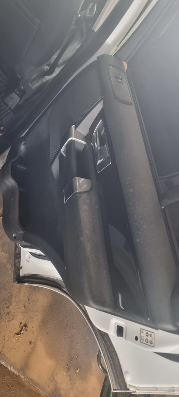 2013 Discovery 4 3.0l SDV6 HSE Door Panels for sale - Private Seller