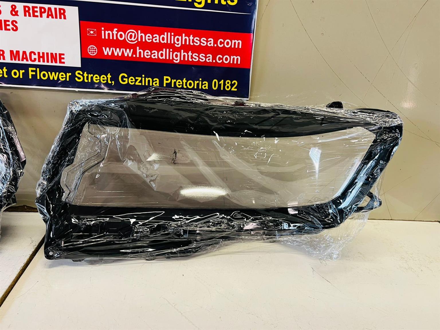 Toyota Land Cruiser LC300 left and right side headlight replacement lens - Private Seller Toyota Land Cruiser LC300 left and right side headlight replacement lens - Private Seller