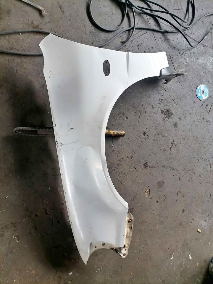 Toyota corolla RSI/RXI shape LHS fender - Private Seller