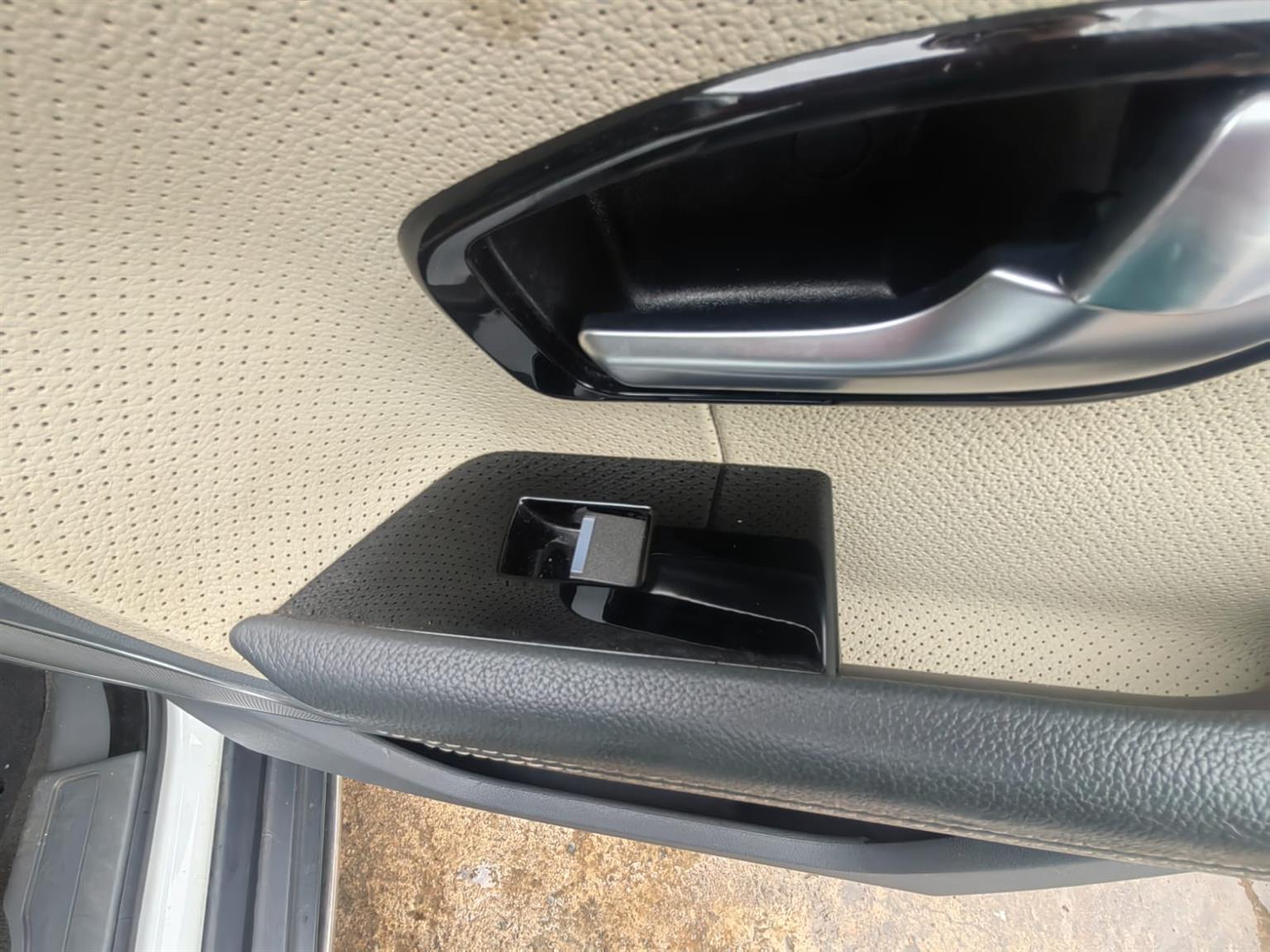 Land Rover Range Rover Evoque Si4 2015 window switches for sale โ Like new Land Rover Range Rover Evoque Si4 2015 window switches for sale โ Like new