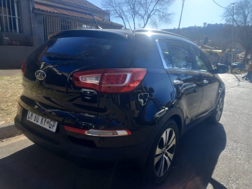 2012 Kia Sportage 2.4 AUTOMATIC 4x4 Petrol, Black, 59000kms. Sunroof Leather seats, Rev